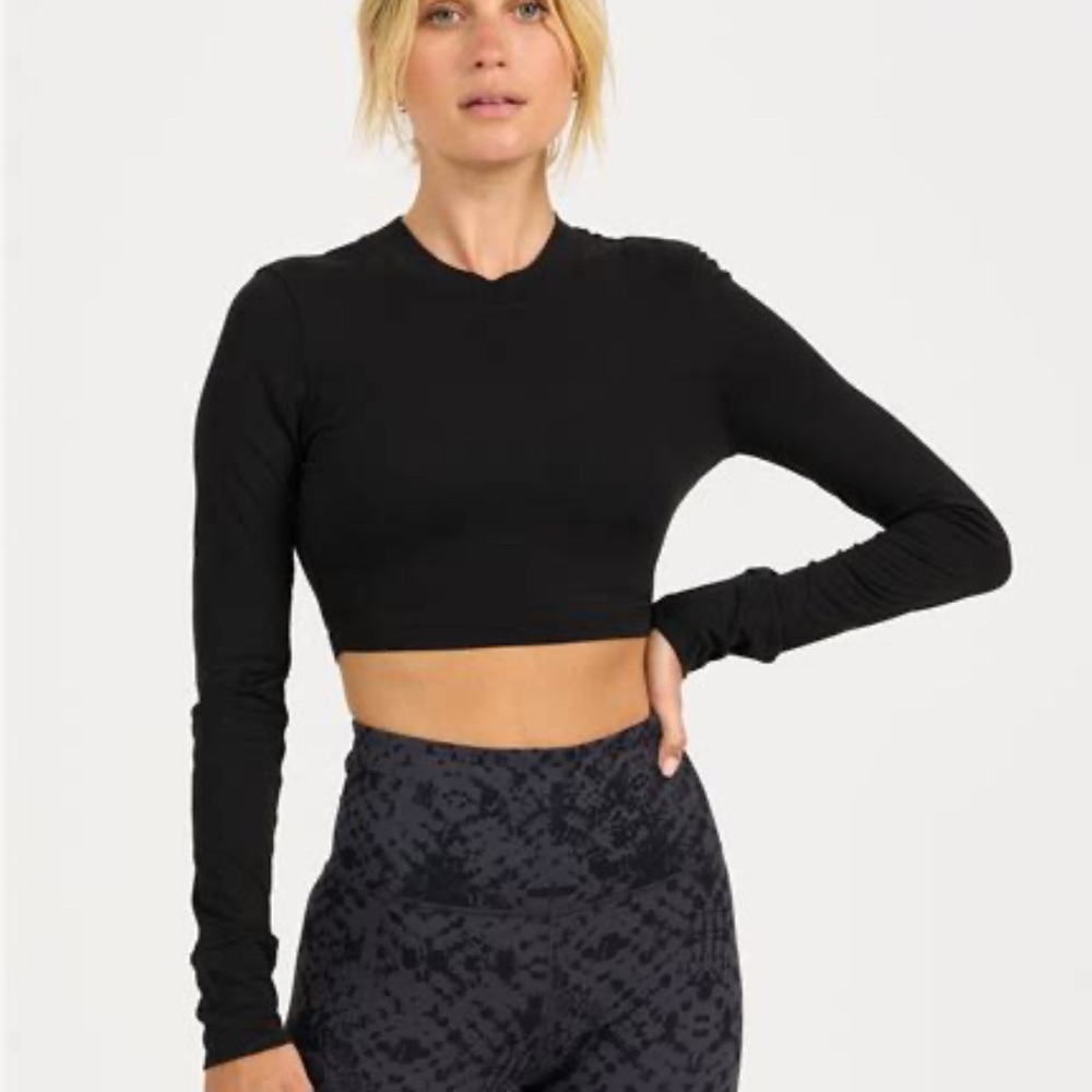 Vuori Long-Sleeve Lux Crop Tee - XS